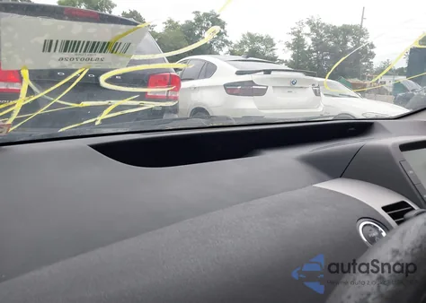 2006 Toyota Prius z USA, uszkodzony, nr VIN JTDKB20U263129401